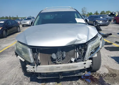 2013 Nissan Pathfinder Sv z USA, uszkodzony, nr VIN 5N1AR2MN2DC615452